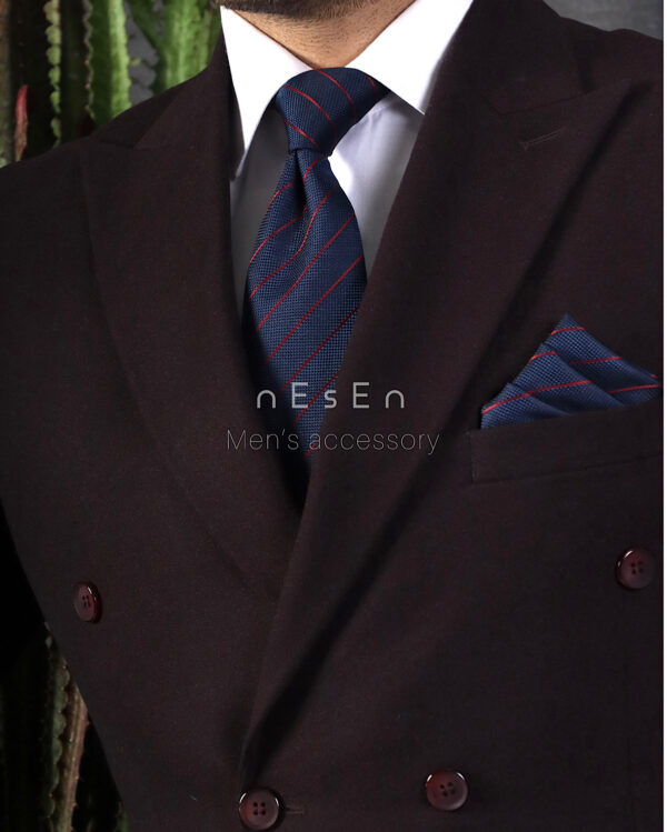 ست کراوات و دستمال جیب مردانه NESEN | طرح کجراه سرمه‌ای T137