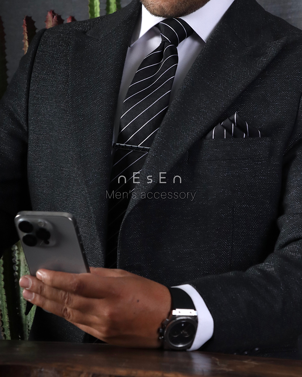 ست کراوات و دستمال جیب مردانه NESEN | طرح کجراه مشکی T136